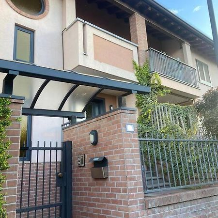 MairanoIntero Bilocale Con Terrazzo Vicino A Milanoアパートメント エクステリア 写真