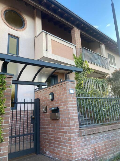 MairanoIntero Bilocale Con Terrazzo Vicino A Milanoアパートメント エクステリア 写真